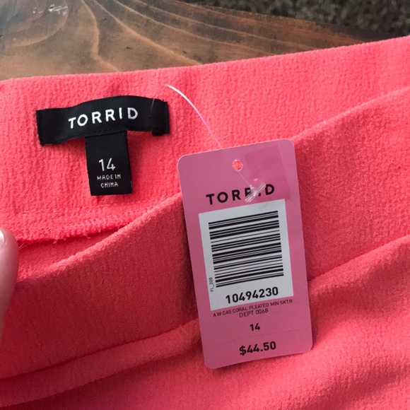Torrid NWT Pleated Pink Skirt  18 - Picture 3 of 5